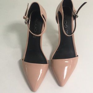 Nude Aldo pointed heels